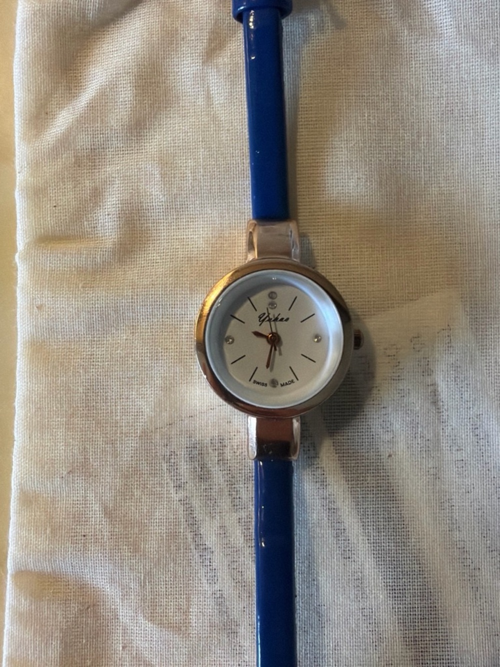 Ysha Women's Blue Leather Strap Round Dress Watch